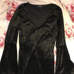 Daylight Black Bell Sleeve Bodycon Velvet V Dress